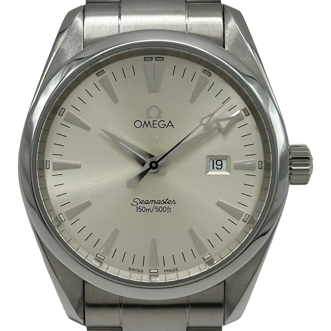 OMEGA Aqua Terra Quartz Men's Wristwatch 2517.30: OMEGA Aqua Terra Quartz Men's Wristwatch 2517.30 This is an OMEGA Seamaster Aqua Terra Quartz 2517.30 wristwatch designed for men. Made in Switzerland, this pre-owned timepiece features quartz movemen
