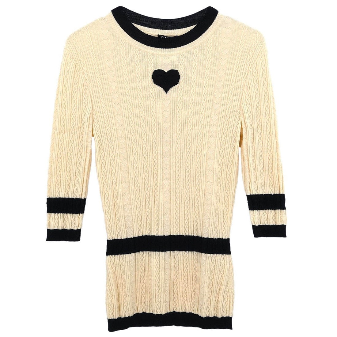 Chanel Vintage Off-White Wool T-Shirt Size 34 Casual: Chanel Vintage Off-White Wool T-Shirt Size 34 Casual This stylish Chanel top in off-white is crafted from 100% wool, offering a cozy yet sophisticated look. Featuring a round neckline and 3/4 sleeves,