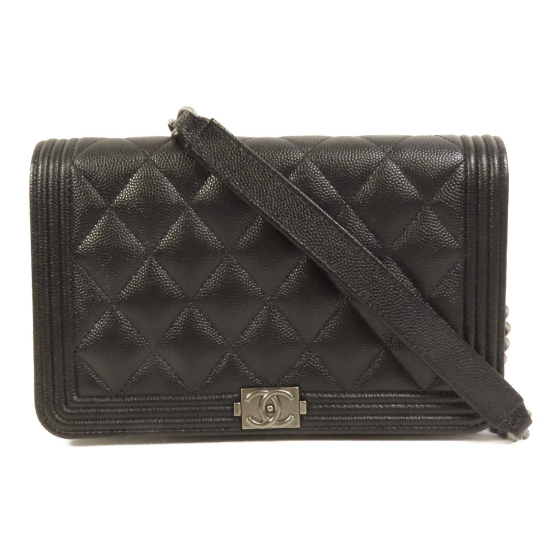 Chanel Boy WOC Black Calfskin Leather Chain Shoulder Bag AP1117: Chanel Boy WOC Black Calfskin Leather Chain Shoulder Bag AP1117 This CHANEL CC Boy Woc chain shoulder bag features a sleek black calfskin leather exterior and a compact, elegant design. Suitable for w