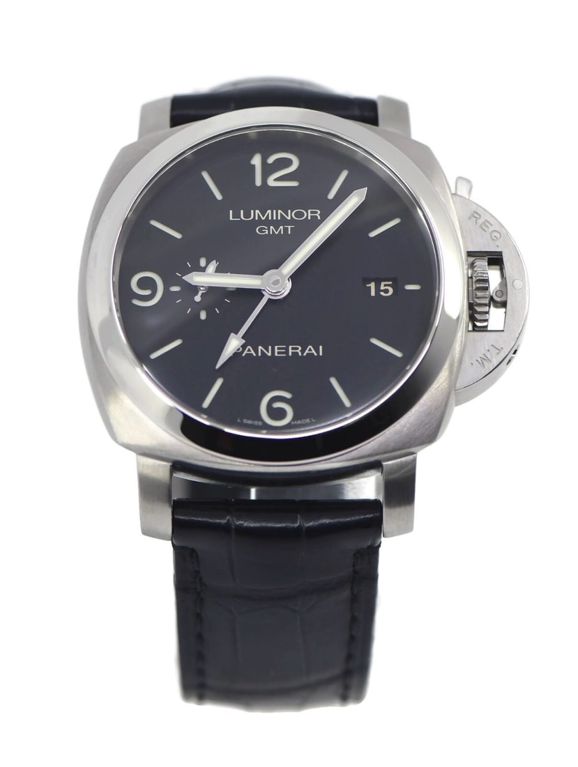 Panerai Luminor GMT PAM00320 Stainless Steel 44mm Watch with Box and Papers: Panerai Luminor GMT PAM00320 Stainless Steel 44mm Watch with Box and Papers Discover the Panerai Luminor GMT, a stunning wristwatch that combines elegance and functionality. This pre-owned timepiece f
