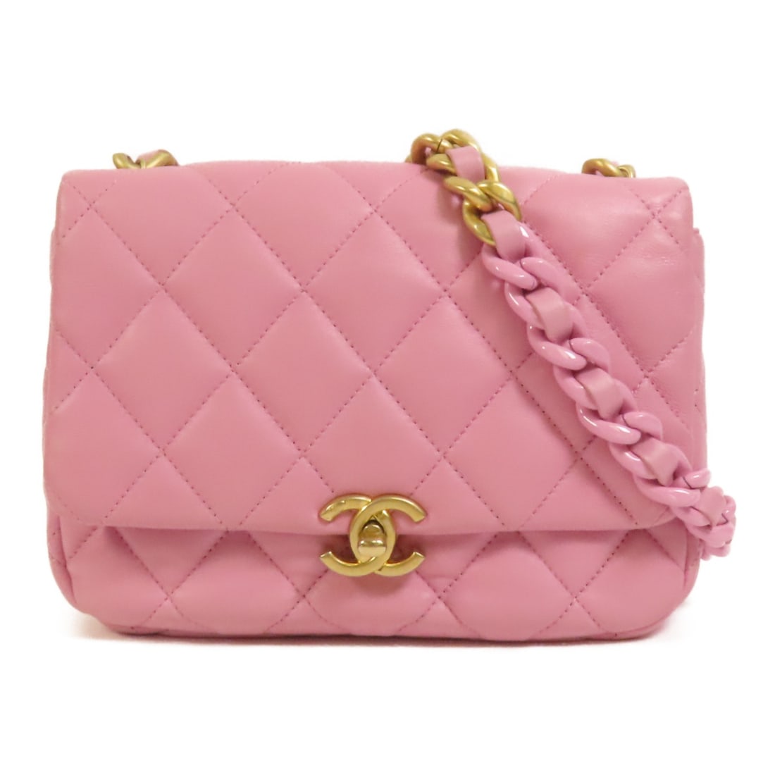 CHANEL Pink Lambskin CC Chain Shoulder Bag GHW: CHANEL Pink Lambskin CC Chain Shoulder Bag GHW This CHANEL CC chain shoulder bag is crafted from pink lambskin leather, offering a classic and elegant look. Designed for women, it features gold-tone h