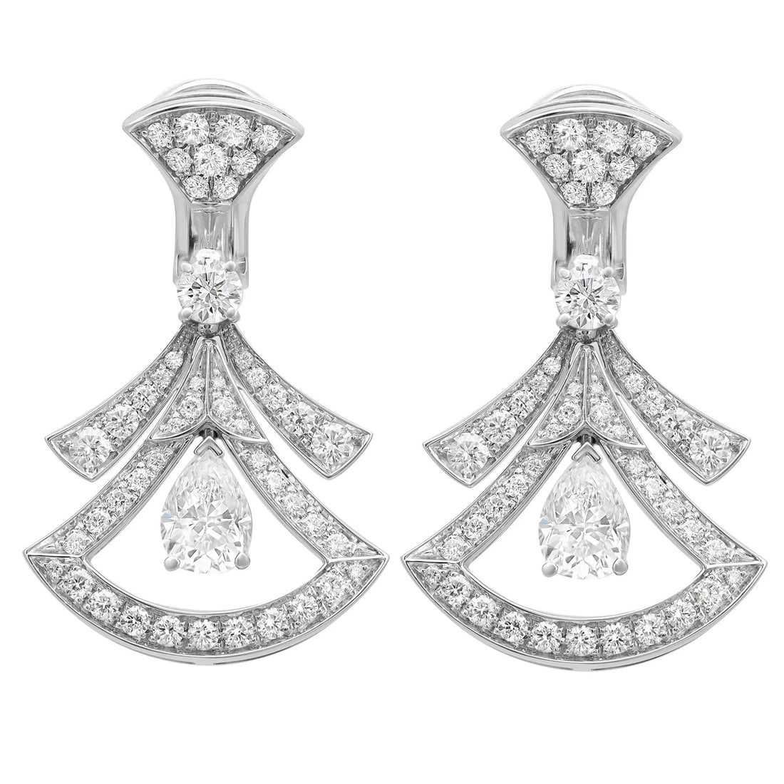 Bvlgari Divas' Dream 18K White Gold Diamond Earrings 2.88ctw: Bvlgari Divas' Dream 18K White Gold Diamond Earrings 2.88ctw Exuding Italian elegance, these Bvlgari Divas' Dream earrings are crafted from lustrous 18K white gold. The earrings showcase intricate fan