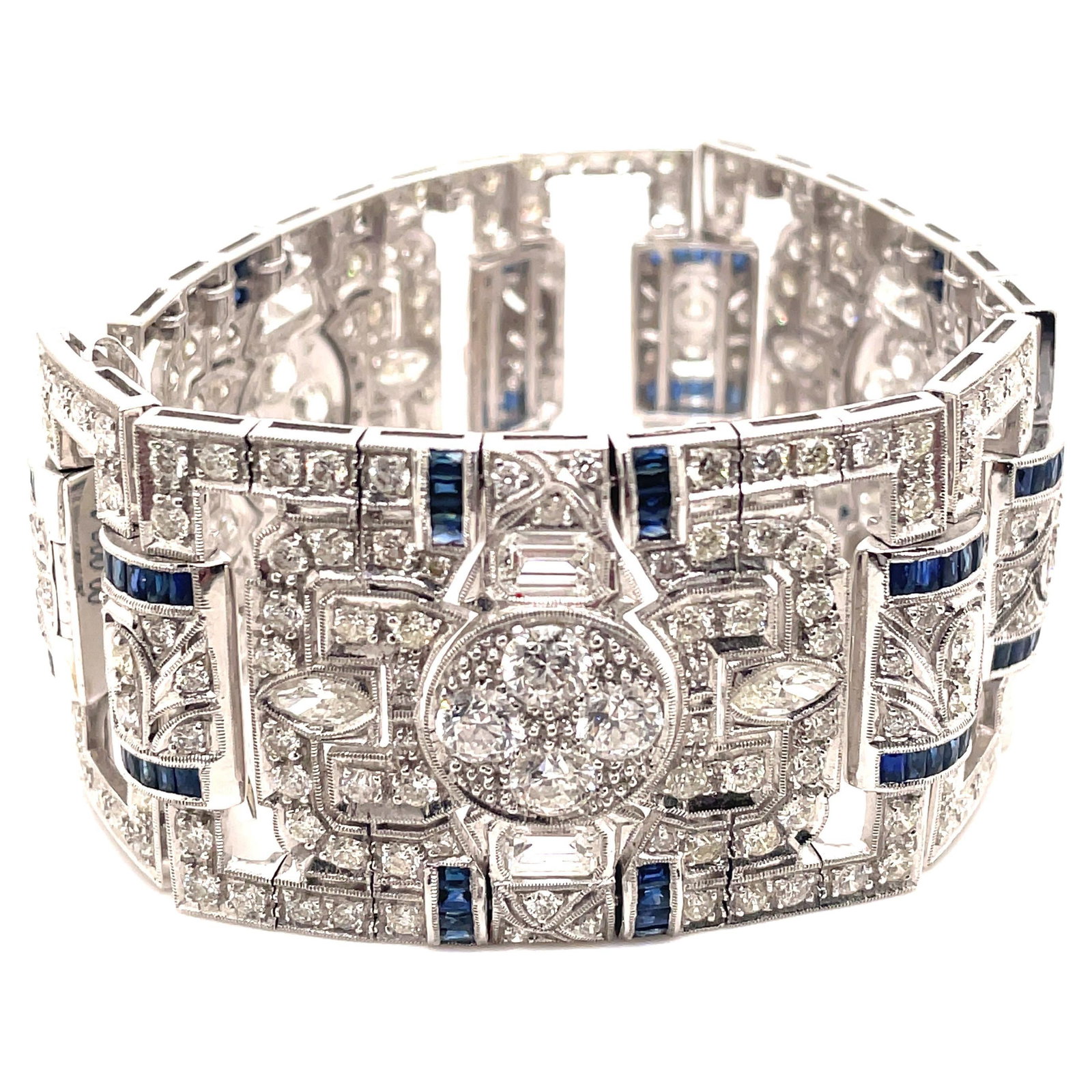 Art Deco 24.95ct Diamond Sapphire Bracelet 18k White Gold GIA Appraisal: Art Deco 24.95ct Diamond Sapphire Bracelet 18k White Gold GIA Appraisal This exquisite Art Deco style bracelet showcases a stunning combination of 24.95 carats of diamonds and sapphires, all set in lu