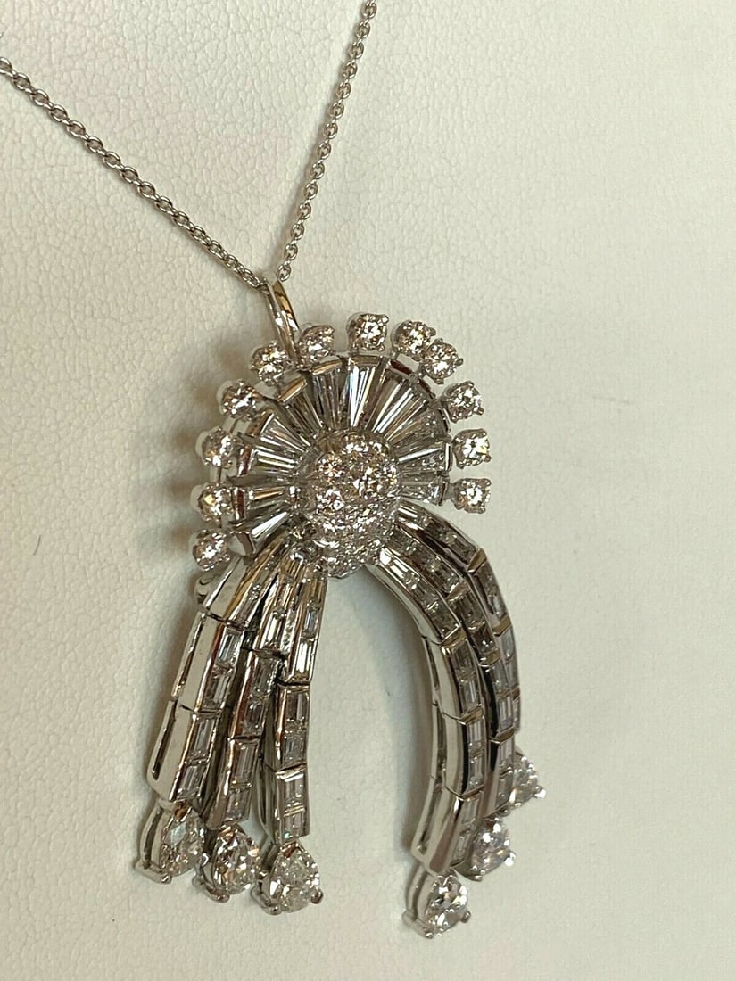 French 1950 Platinum Diamond Pendant Necklace Brooch 8.5ct G VS: French 1950 Platinum Diamond Pendant Necklace Brooch 8.5ct G VS This exquisite French 1950 platinum diamond necklace brooch features a stunning design and exceptional craftsmanship. Crafted from high-