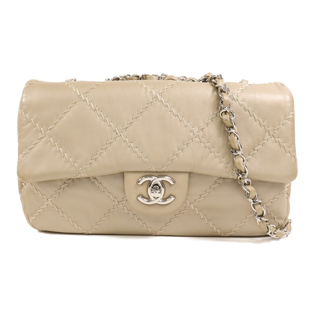 Chanel Beige Lambskin Shoulder Bag GHW Chain: Chanel Beige Lambskin Shoulder Bag GHW Chain This CHANEL shoulder bag features a beige lambskin leather exterior and gold-tone chain hardware. Designed for women, it offers a classic and elegant look 