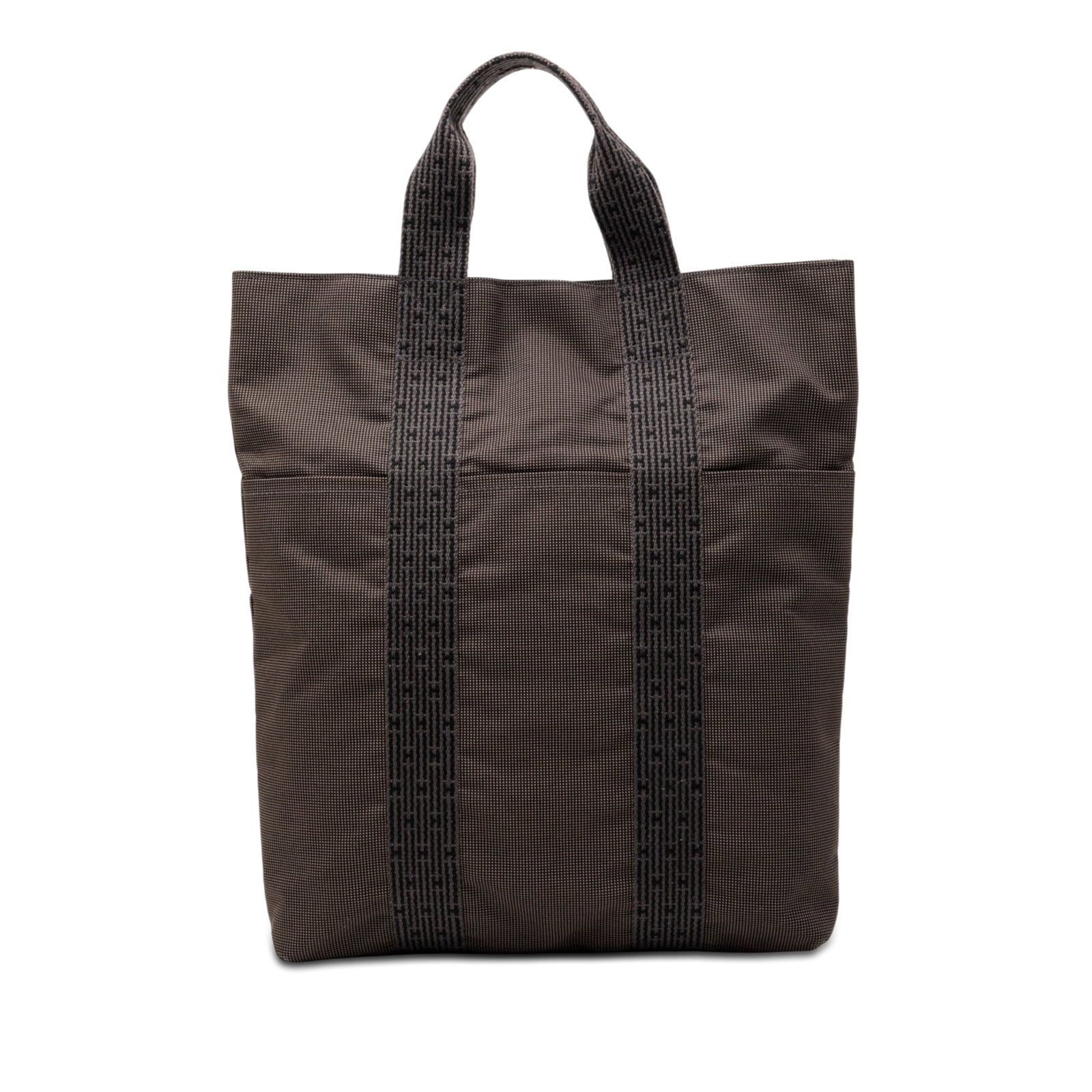 Hermes Herline Cabas Canvas Tote Bag Brown: Hermes Herline Cabas Canvas Tote Bag Brown This Hermes Herline Cabas tote bag is crafted from durable brown canvas and features flat handles, a top zip closure, exterior front slip pockets, and an int