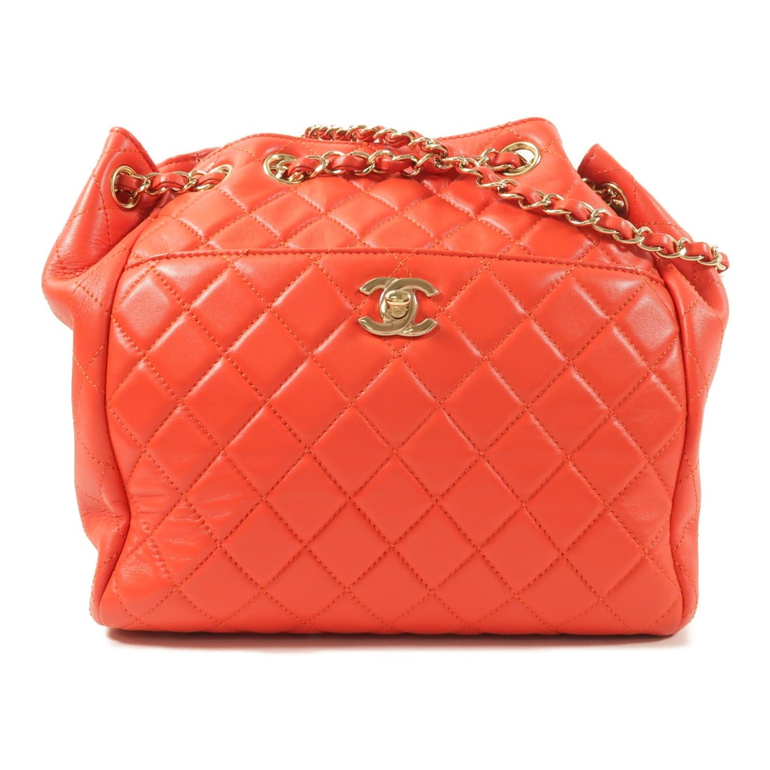 Chanel Red Lambskin CC Shoulder Bag with Gold Tone Chain: Chanel Red Lambskin CC Shoulder Bag with Gold Tone Chain This CHANEL shoulder bag features classic CC hardware and is crafted from red lambskin leather. Designed for women, it showcases a chain strap 