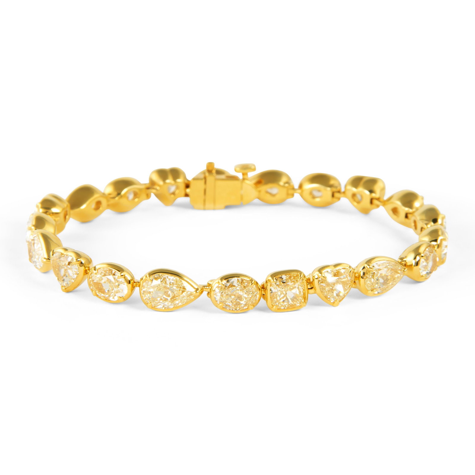 21.75ct EGL Certified Yellow Diamond Bracelet 18k Gold: 21.75ct EGL Certified Yellow Diamond Bracelet 18k Gold This stunning 21.75ct Yellow Diamond Bracelet is crafted from luxurious 18k yellow gold, showcasing a contemporary design. The bracelet features 