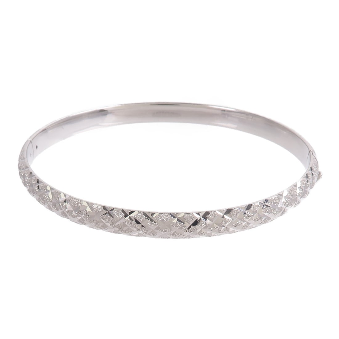 Pt950 Platinum JEWELRY Women Bracelet: Pt950 Platinum JEWELRY Women Bracelet This women's bracelet features a sleek and elegant design crafted from Pt950 platinum, offering a classic silver appearance. The bracelet does not include any sto