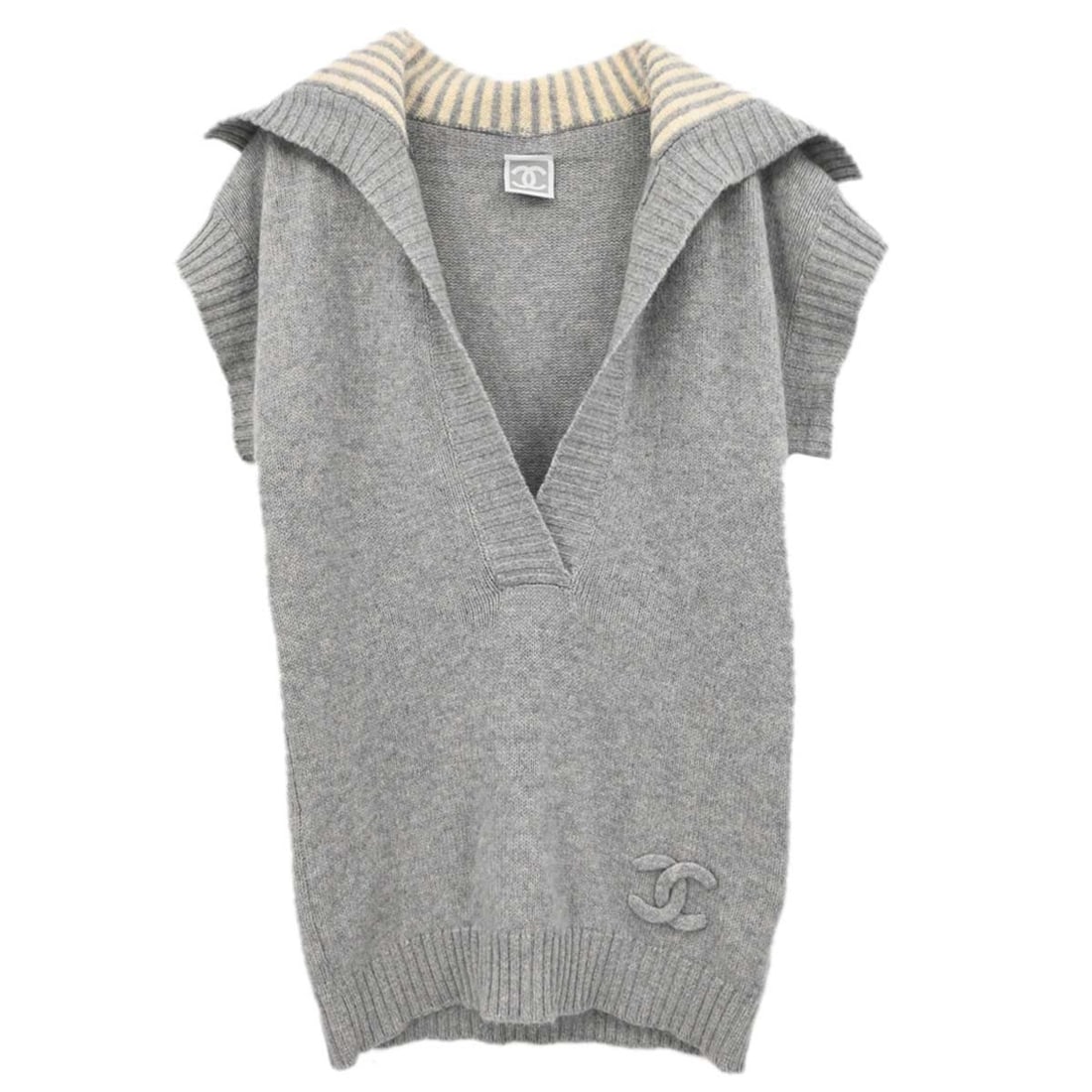CHANEL gray cashmere pullover sweater size 40 Sport Line: CHANEL gray cashmere pullover sweater size 40 Sport Line This Chanel Sport Line sweater knit top is crafted from 100% cashmere in a versatile gray shade. Featuring a V-neckline, long sleeves, and a re