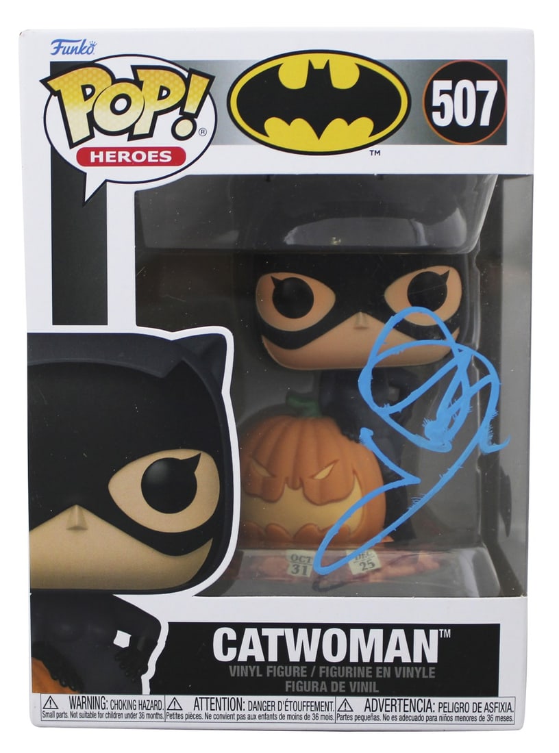 Halle Berry Signed Catwoman Funko Pop Figure Beckett Authenticated: Halle Berry Signed Catwoman Funko Pop Figure Beckett Authenticated This is an authentic Catwoman #507 Funko Pop Vinyl Figure personally signed by Halle Berry, who portrayed Catwoman. The autograph is 