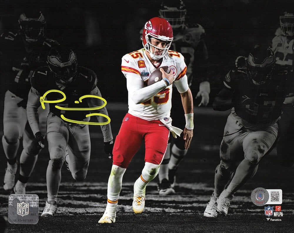 Patrick Mahomes Signed 8x10 Chiefs Spotlight Photo with Beckett COA: Patrick Mahomes Signed 8x10 Chiefs Spotlight Photo with Beckett COA Celebrate your fandom with this original 8x10 photo featuring Patrick Mahomes of the Kansas City Chiefs, captured in an iconic runni