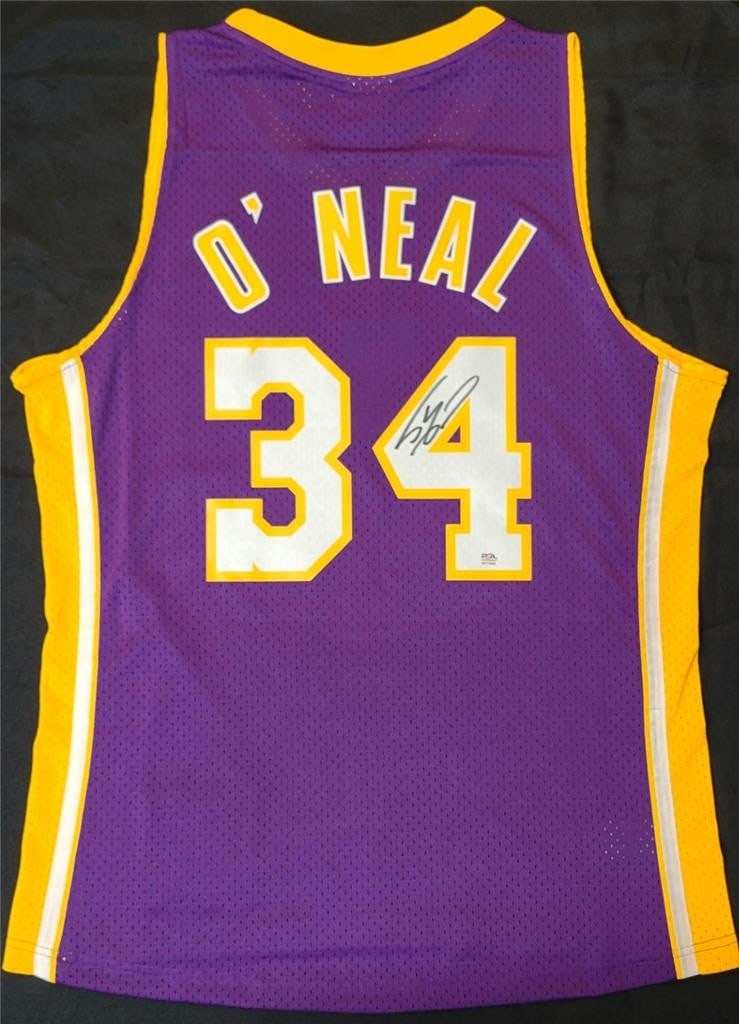 Shaquille O'Neal Signed 1999-00 Lakers Jersey PSA: Shaquille O'Neal Signed 1999-00 Lakers Jersey PSA This authentic Shaquille O'Neal signed 1999-00 Los Angeles Lakers jersey is a must-have for any basketball fan. The jersey features the iconic Lakers 