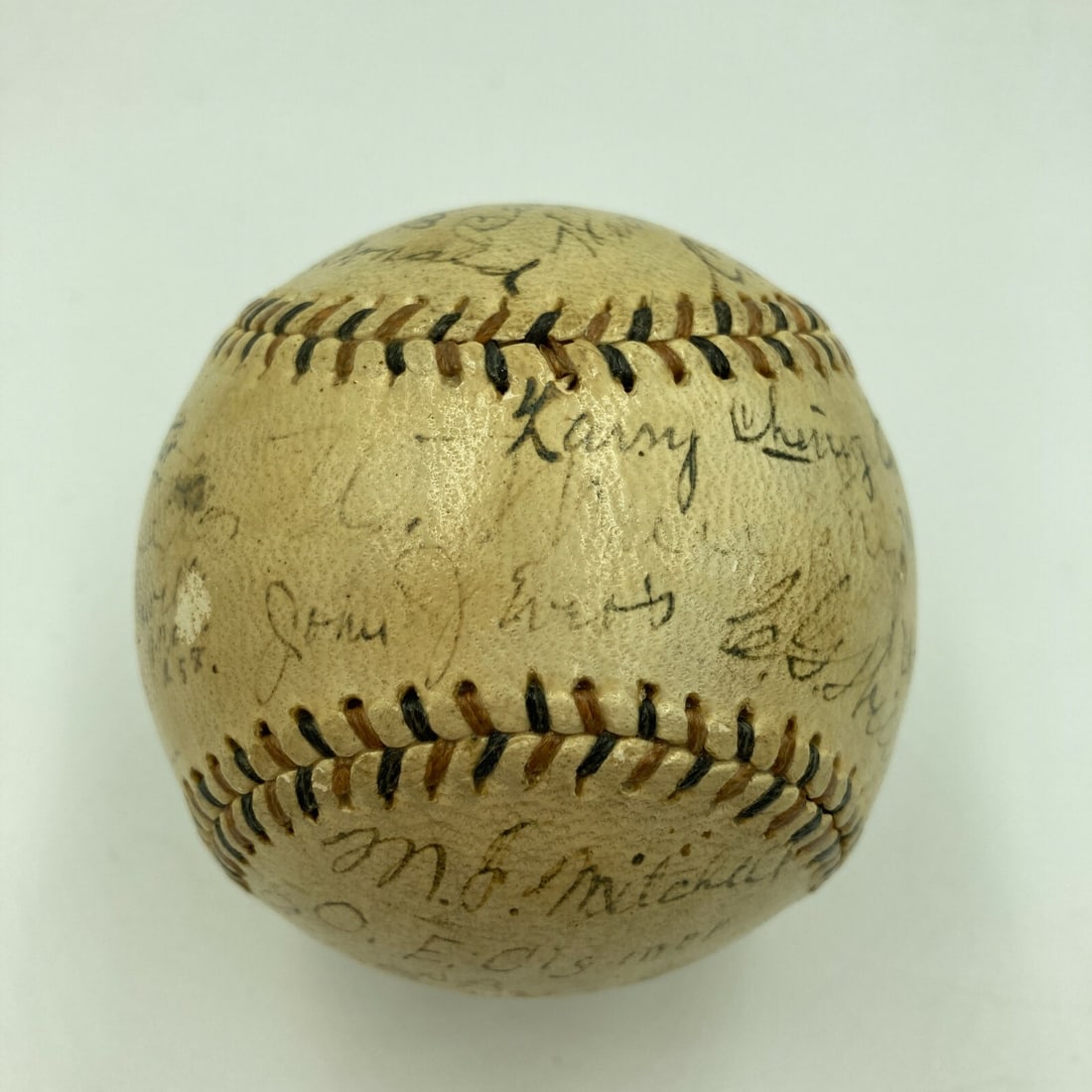 1913 Chicago Cubs Team Signed Baseball 26 Autographs JSA COA: 1913 Chicago Cubs Team Signed Baseball 26 Autographs JSA COA This historic 1913 Chicago Cubs Team Signed Baseball is a remarkable collectible for any baseball enthusiast. Officially authenticated by J