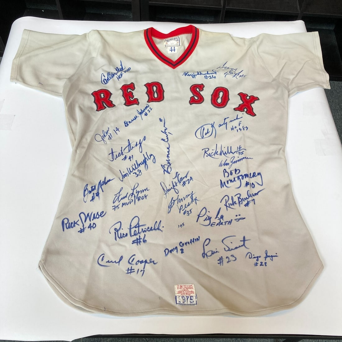 1975 Boston Red Sox Team Signed Jersey Carl Yastrzemski JSA COA 23 Signatures: 1975 Boston Red Sox Team Signed Jersey Carl Yastrzemski JSA COA 23 Signatures Celebrate the legacy of the 1975 Boston Red Sox with this authentic game model jersey, signed by 23 members of the team, i