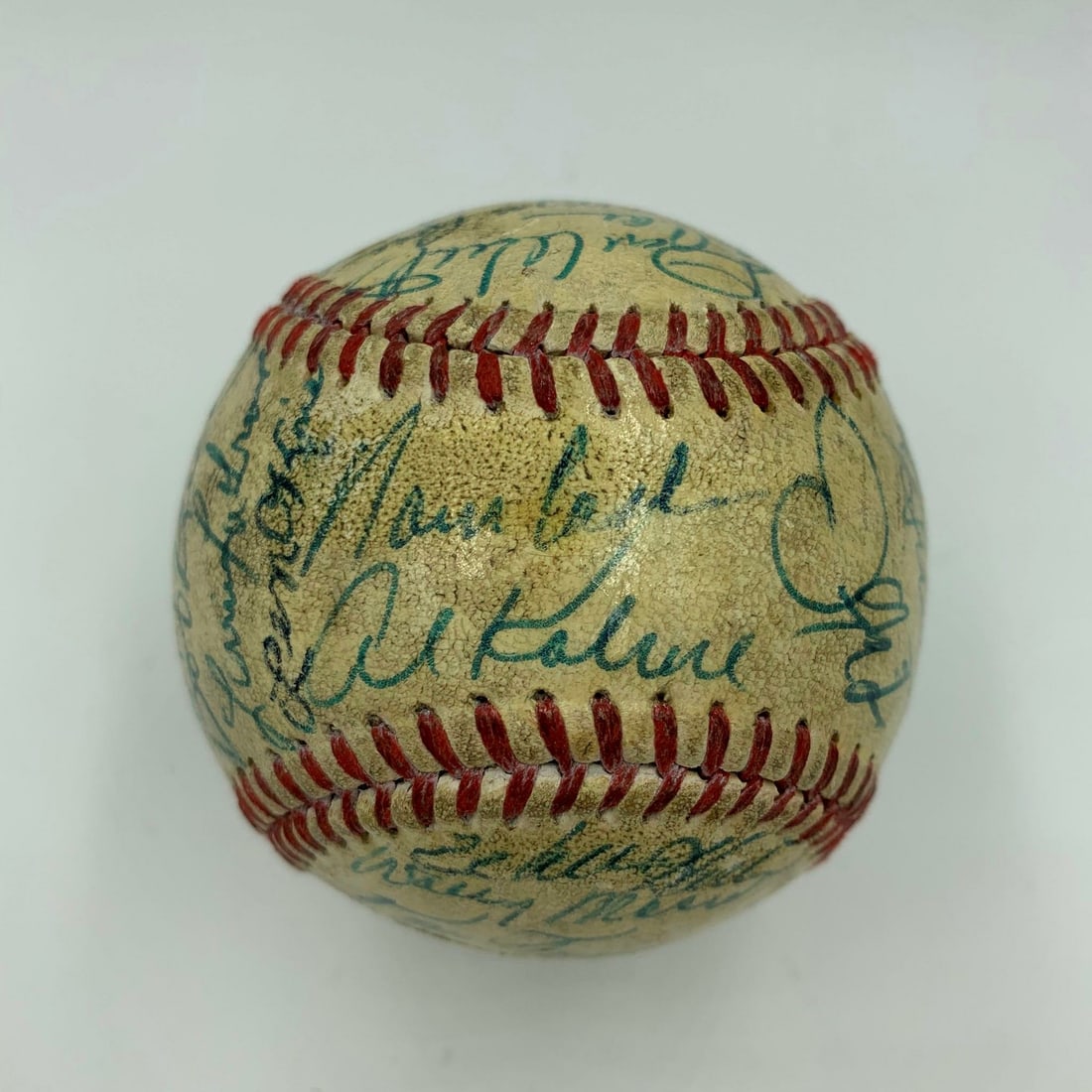 1970 Detroit Tigers Team Signed Baseball 35 Sigs JSA COA: 1970 Detroit Tigers Team Signed Baseball 35 Sigs JSA COA This rare 1970 Detroit Tigers team signed baseball features 35 signatures from notable players, including Al Kaline, Norm Cash, Mayo Smith, Bob