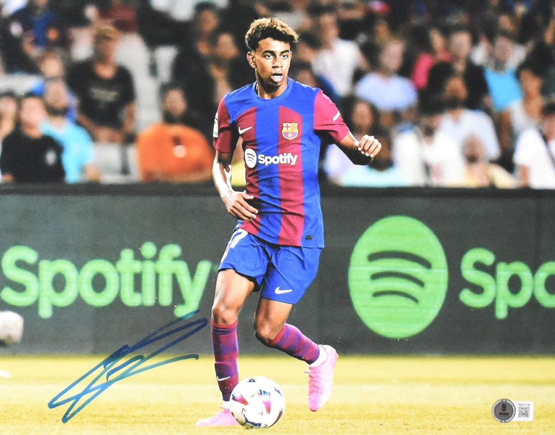Signed 11x14 Photograph of Lamine Yamal with Beckett Hologram FC Barcelona: Signed 11x14 Photograph of Lamine Yamal with Beckett Hologram FC Barcelona This is an original 11x14 photo featuring a close-up of Lamine Yamal, signed by the player himself. The photograph captures Y