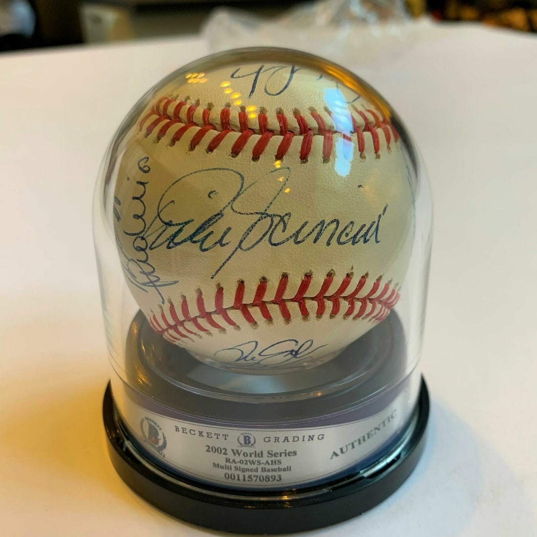 2002 Anaheim Angels World Series Team Signed Baseball Beckett Auth: 2002 Anaheim Angels World Series Team Signed Baseball Beckett Auth Celebrate the 2002 Anaheim Angels' World Series Championship with this rare Team Signed Official Rawlings 2002 World Series Baseball.