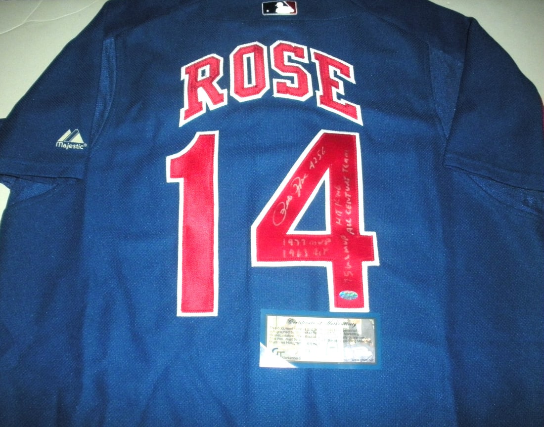 Signed Majestic Montreal Expos Jersey Autographed by Pete Rose with COA: Signed Majestic Montreal Expos Jersey Autographed by Pete Rose with COA This is an official licensed Majestic Montreal Expos jersey signed by Pete Rose. The jersey is original and comes with a GTSM/CO