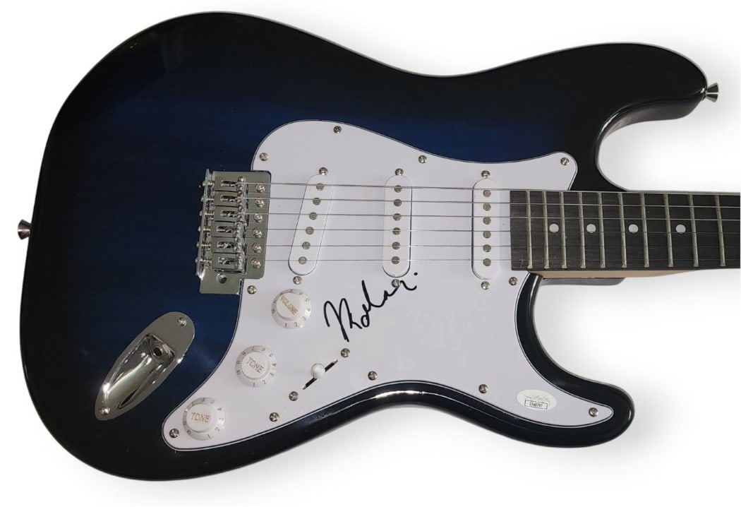 J Balvin Signed Electric Guitar with JSA Authentication: J Balvin Signed Electric Guitar with JSA Authentication Own a piece of music history with this J Balvin autographed electric guitar, a remarkable collectible for fans and music enthusiasts. This origi