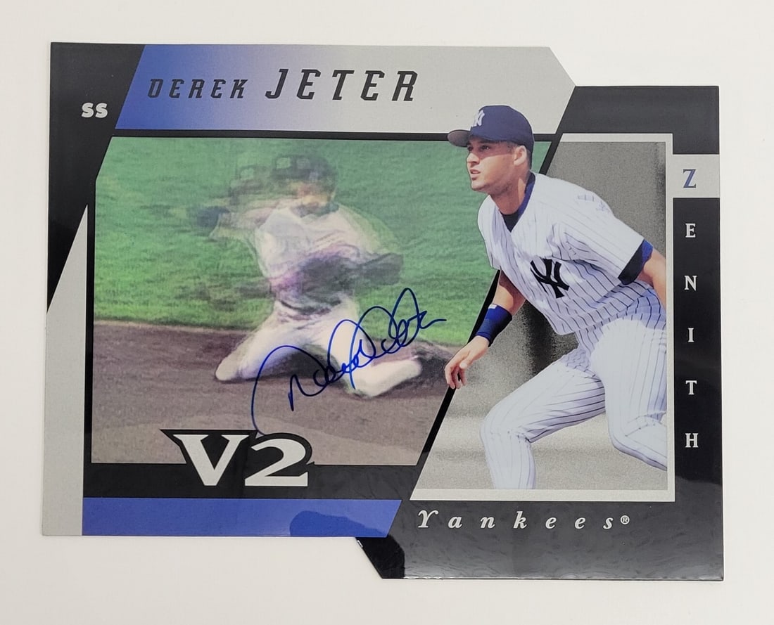 Derek Jeter Signed 1997 Pinnacle Jumbo Card with Beckett COA: Derek Jeter Signed 1997 Pinnacle Jumbo Card with Beckett COA This is a Derek Jeter autographed 1997 Pinnacle Zenith Jumbo card, showcasing the legendary New York Yankees player. The card is authentica
