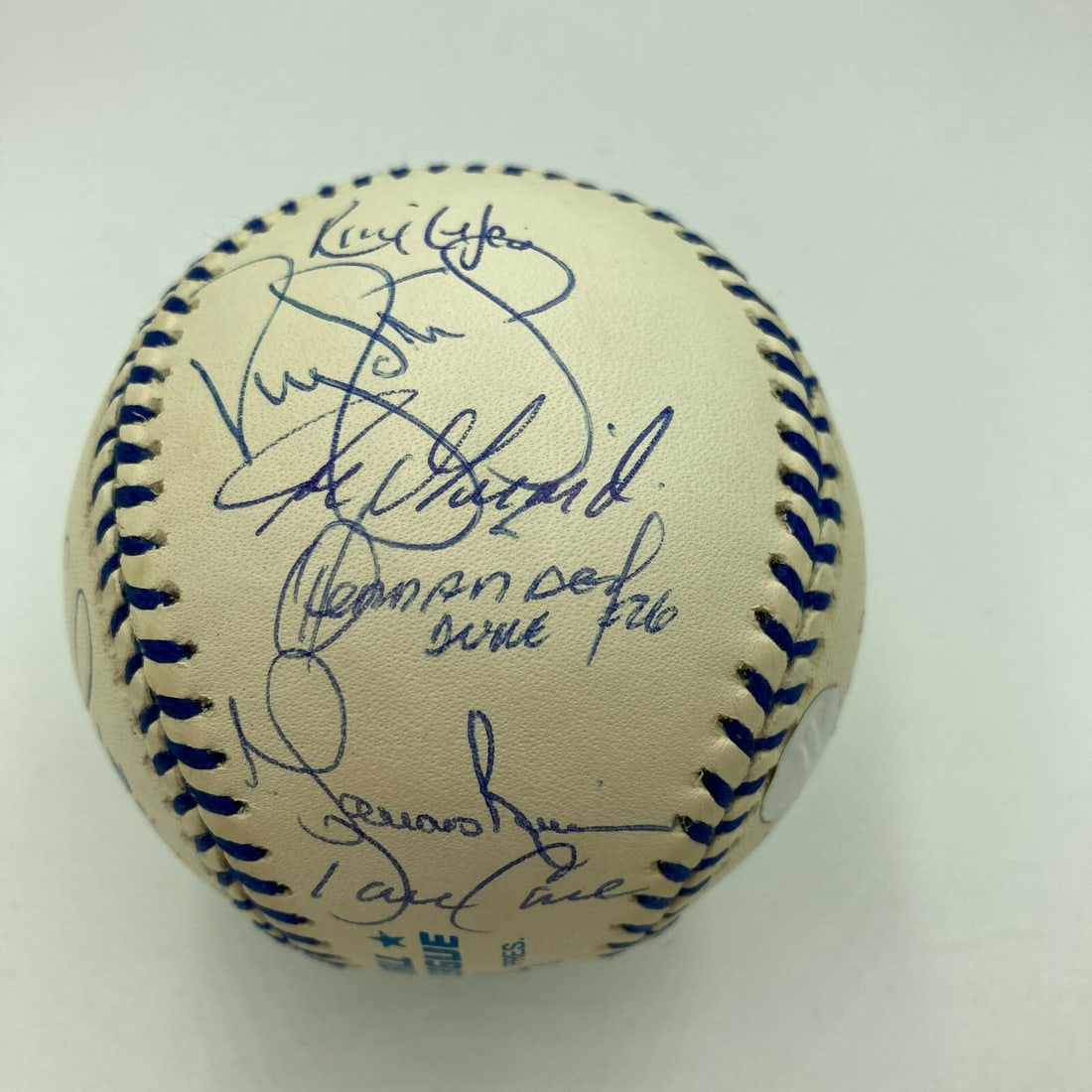 1998 Yankees World Series Team Signed Baseball 23 Signatures JSA COA: 1998 Yankees World Series Team Signed Baseball 23 Signatures JSA COA Celebrate the legacy of the 1998 New York Yankees with this original team signed baseball, featuring the signatures of 23 players f