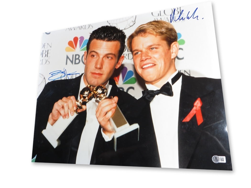 Ben Affleck Matt Damon Signed 16x20 Photo Good Will Hunting Beckett Authenticated: Ben Affleck Matt Damon Signed 16x20 Photo Good Will Hunting Beckett Authenticated This original 16x20 photograph features the autographs of both Ben Affleck and Matt Damon, famous for their roles in t