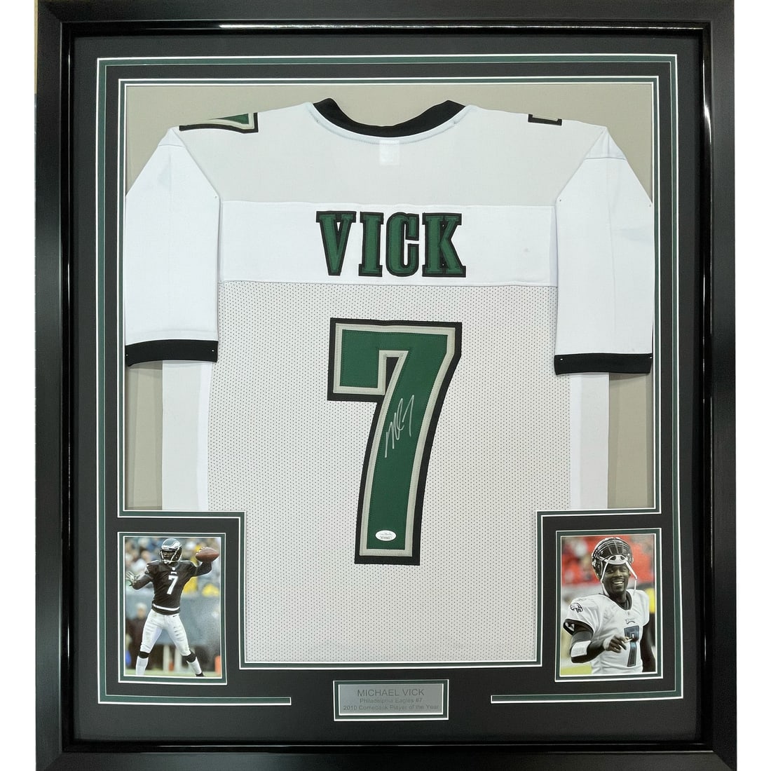 Framed Michael Vick signed Philadelphia Eagles jersey 33x42 PSA COA (1 of 2)