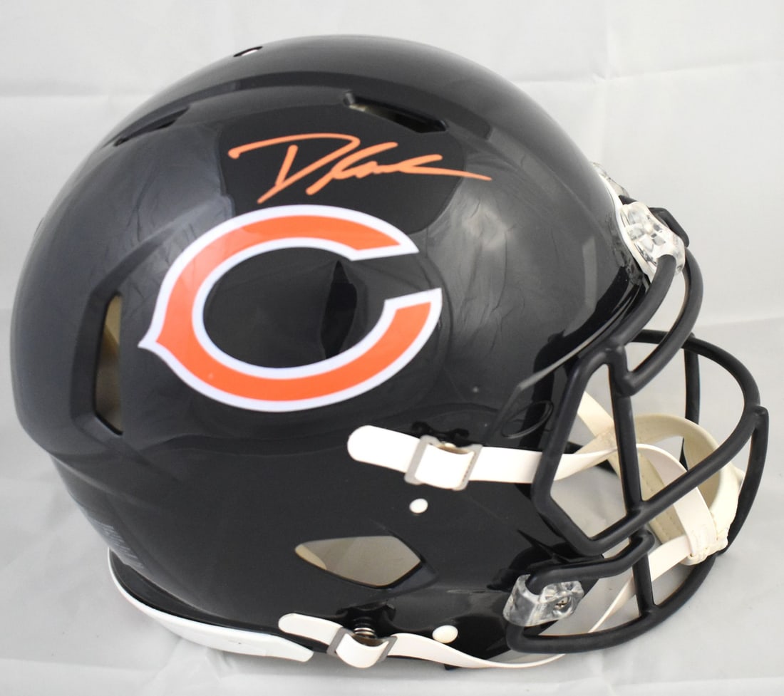 Chicago Bears Authentic Full Size Helmet Autographed by D'Andre Swift Beckett Holo: Chicago Bears Authentic Full Size Helmet Autographed by D'Andre Swift Beckett Holo This is a pre-owned Chicago Bears full-size Speed Authentic helmet, personally signed by D'Andre Swift. The helmet co