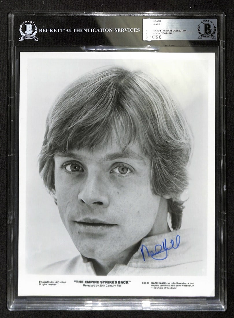Mark Hamill Signed Vintage 8x10 Star Wars Empire Strikes Back Photo Beckett Authenticated: Mark Hamill Signed Vintage 8x10 Star Wars Empire Strikes Back Photo Beckett Authenticated This original 8x10 black-and-white movie still from Star Wars: The Empire Strikes Back (1980) features a