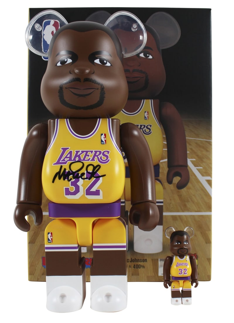 Magic Johnson Signed 2-Piece Be@rbrick Boxset Beckett Witness Los Angeles Lakers (1 of 7)