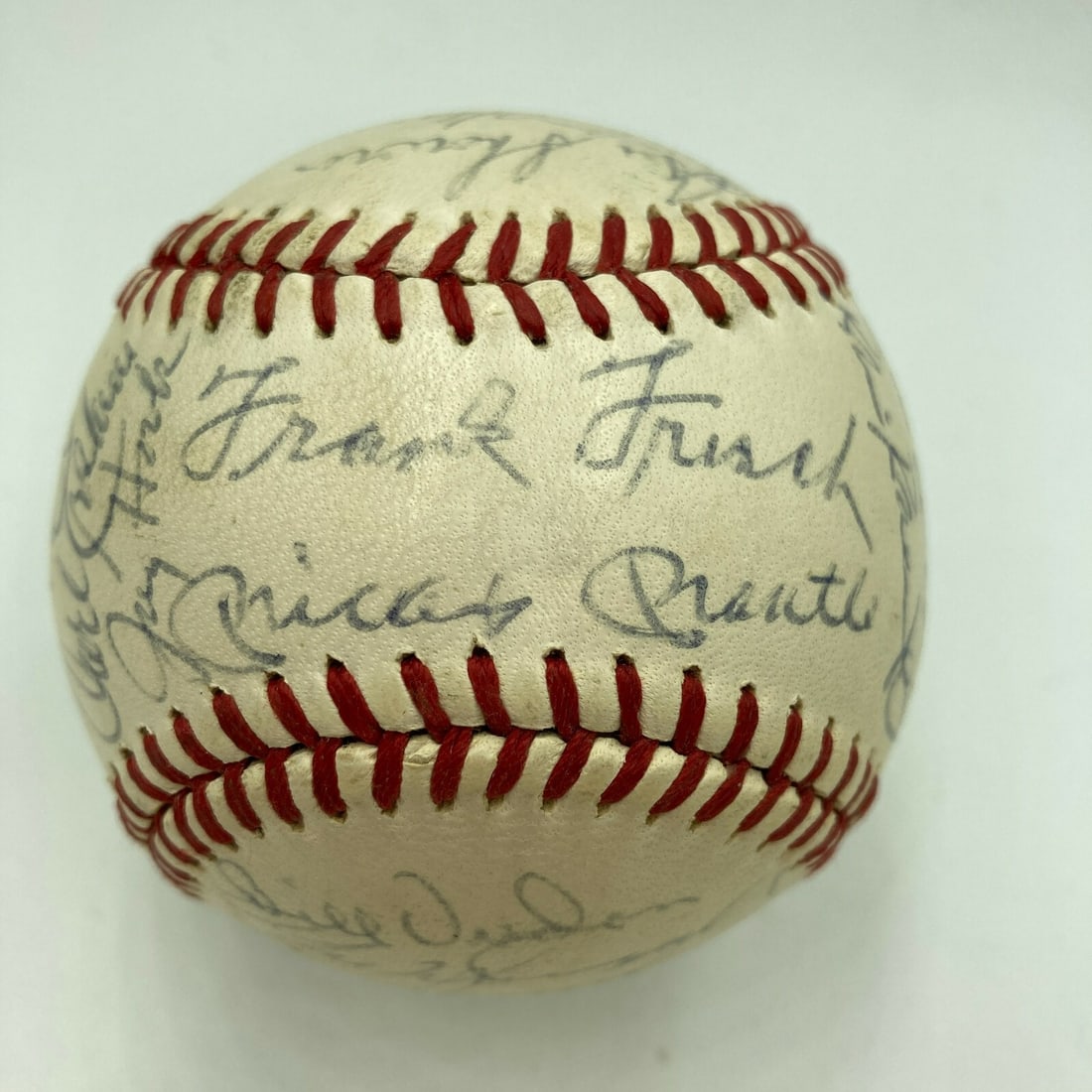 Mickey Mantle Multi Signed Official Baseball 33 Autographs JSA: Mickey Mantle Multi Signed Official Baseball 33 Autographs JSA This remarkable multi-signed baseball features the autographs of 33 legendary Hall of Famers and MLB icons, including Mickey Mantle, Fran