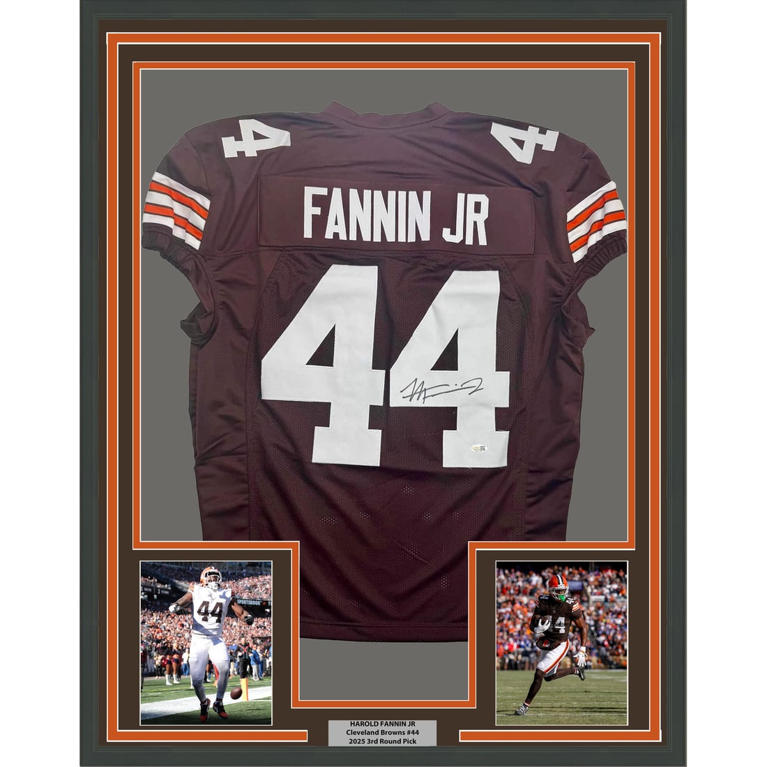 Harold Fannin Jr Cleveland Browns Signed Jersey 35x39 Framed with JSA COA: Harold Fannin Jr Cleveland Browns Signed Jersey 35x39 Framed with JSA COA This professionally framed and matted Cleveland Browns jersey is signed by Harold Fannin Jr. The display includes two 5x7 phot