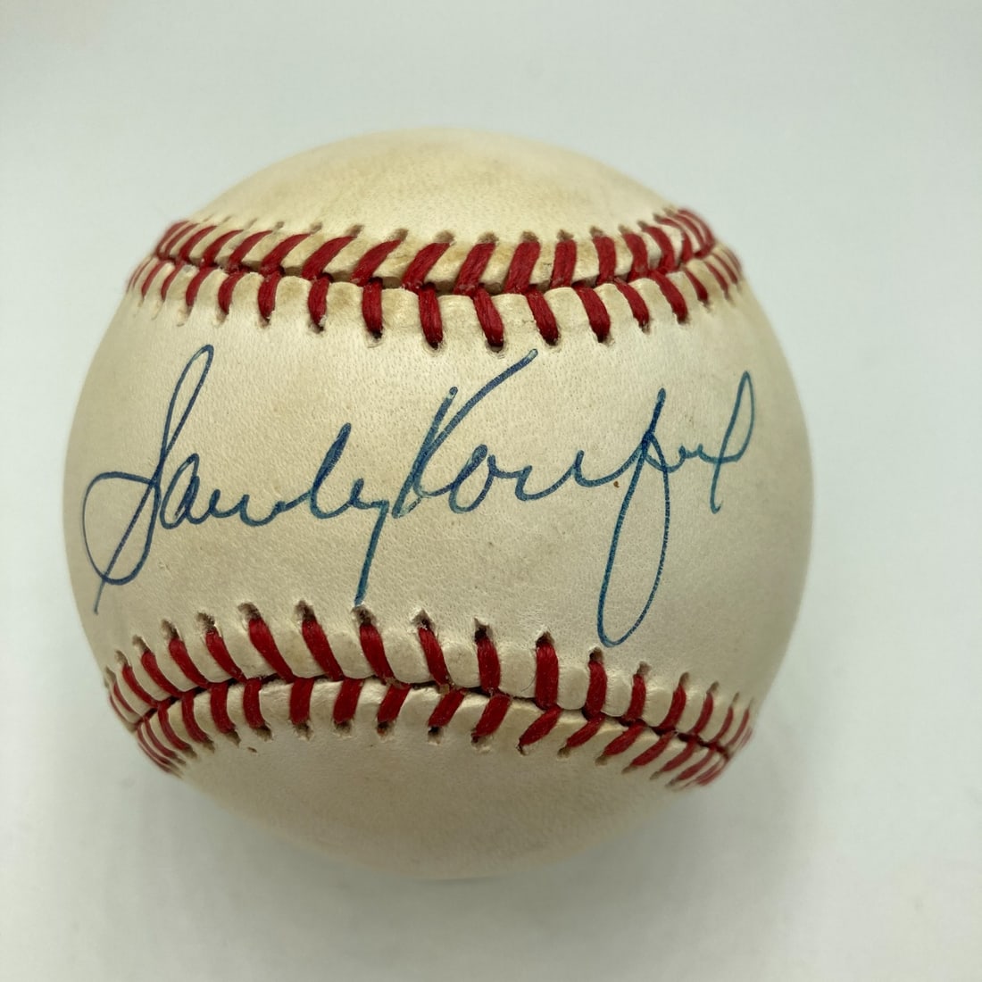 Sandy Koufax Signed National League Baseball with PSA DNA COA: Sandy Koufax Signed National League Baseball with PSA DNA COA This official National League baseball is signed by the legendary Sandy Koufax, showcasing his iconic autograph authenticated by PSA DNA. 