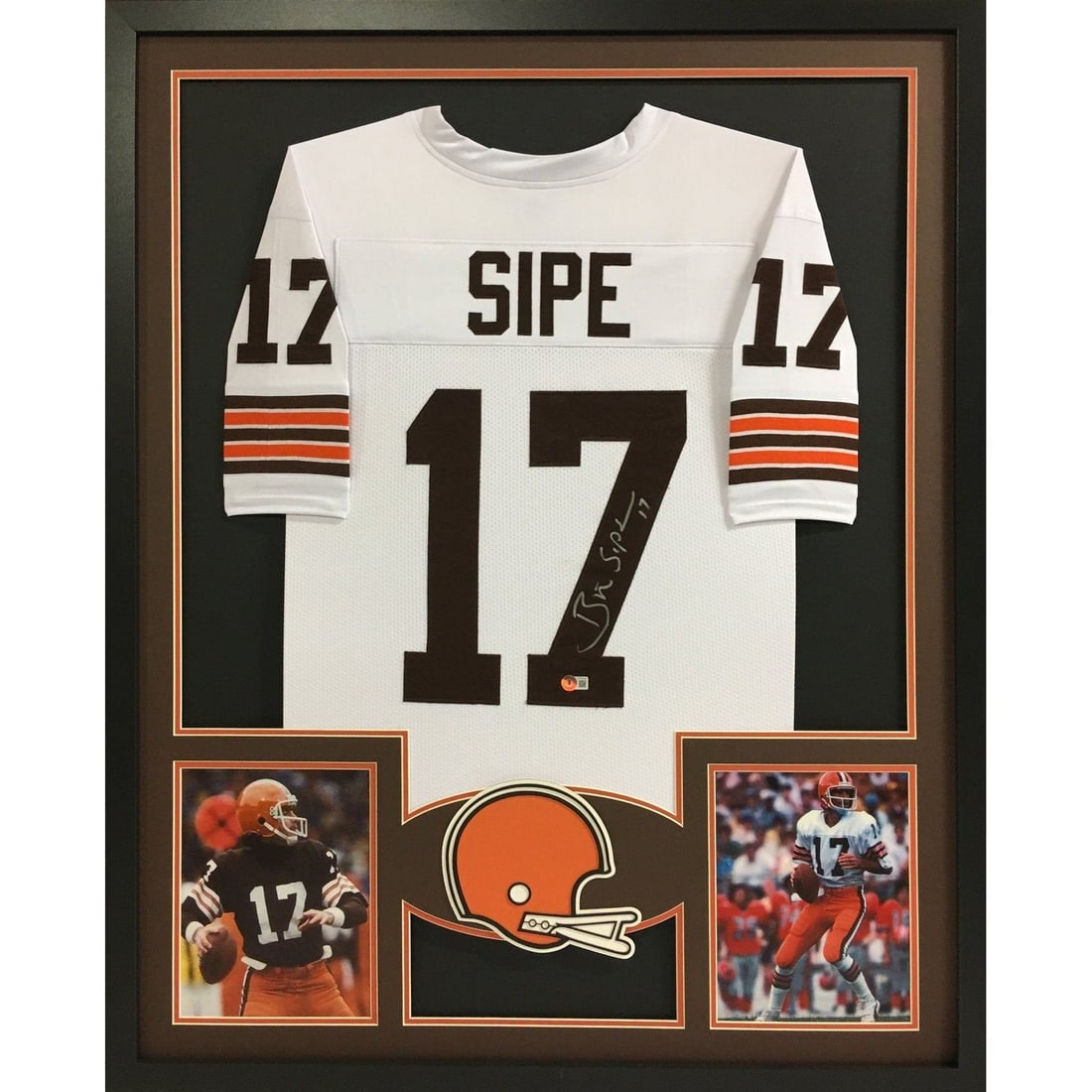 Brian Sipe Autographed Framed Jersey Beckett Authenticated Cleveland Browns: Brian Sipe Autographed Framed Jersey Beckett Authenticated Cleveland Browns This autographed Brian Sipe framed jersey is a collectible piece for any Cleveland Browns fan. Authenticated by Beckett, a l
