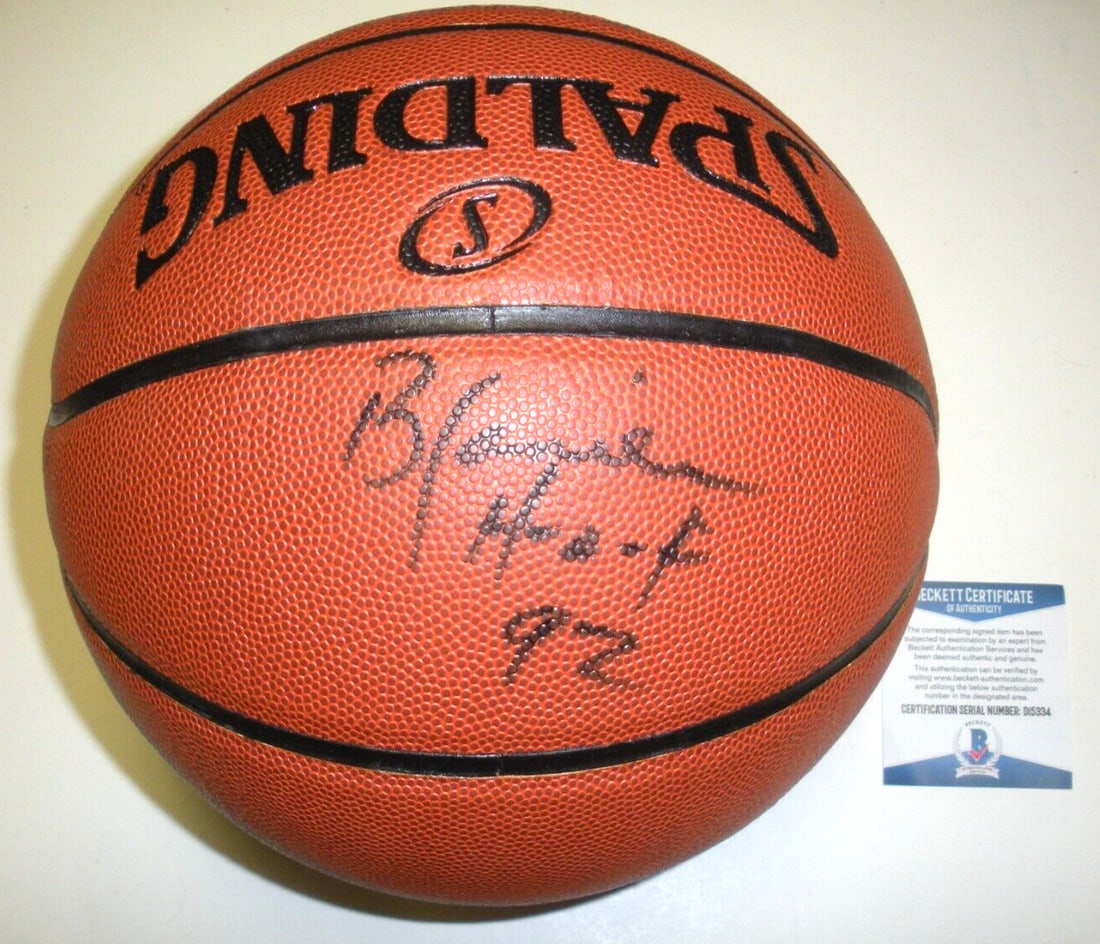 Signed Basketball with Beckett COA Honoring Bob Lanier Detroit Pistons Hall of Fame 1992: Signed Basketball with Beckett COA Honoring Bob Lanier Detroit Pistons Hall of Fame 1992 This is an original basketball signed by Bob Lanier, a legendary player for the Detroit Pistons and a member of