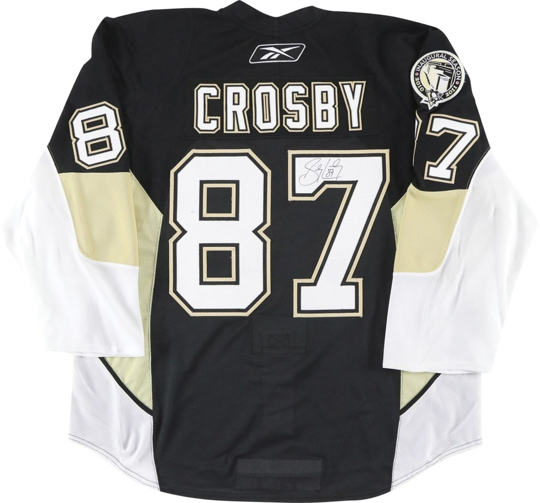 Sidney Crosby Signed Pittsburgh Penguins Jersey with PSA LOA: Sidney Crosby Signed Pittsburgh Penguins Jersey with PSA LOA Celebrate the legacy of Sidney Crosby with this signed, team-issued Pittsburgh Penguins jersey from the 2010 season. This original jersey f
