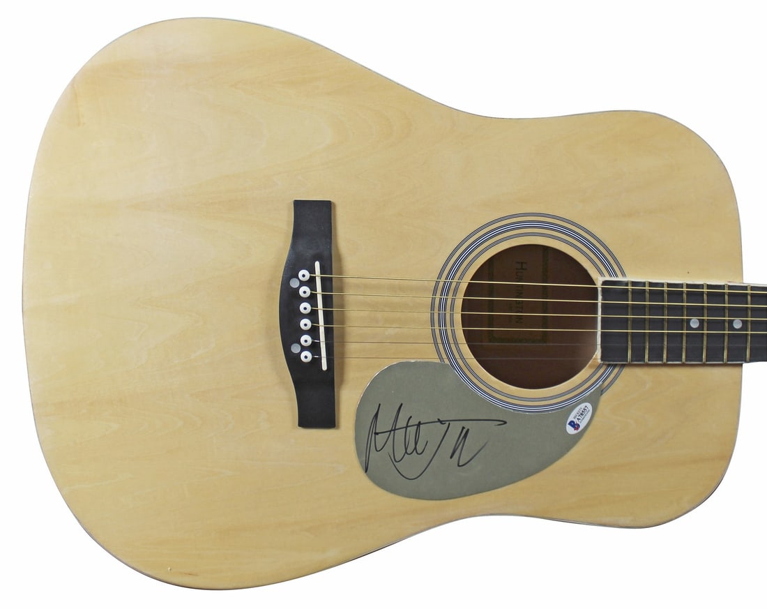 Mick Jagger Signed Acoustic Guitar with Beckett COA Rolling Stones Autograph: Mick Jagger Signed Acoustic Guitar with Beckett COA Rolling Stones Autograph This natural acoustic guitar has been personally signed by Mick Jagger of The Rolling Stones. The autograph is authenticate
