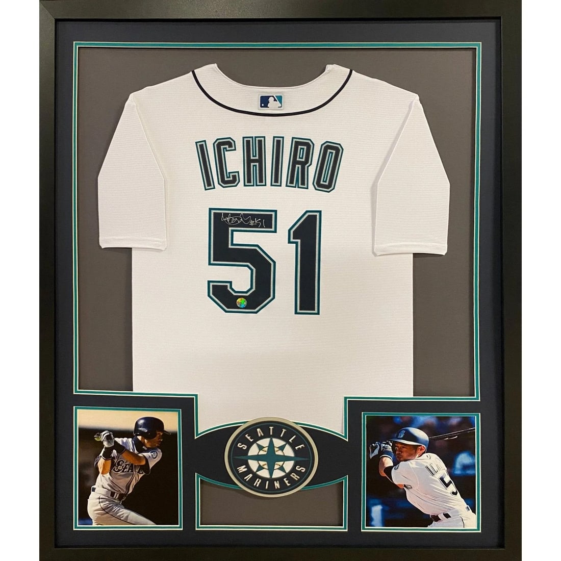 Ichiro Suzuki Autographed Framed Jersey Seattle Mariners Authenticated: Ichiro Suzuki Autographed Framed Jersey Seattle Mariners Authenticated Celebrate the legacy of baseball legend Ichiro Suzuki with this autographed framed jersey from the Seattle Mariners. This piece i