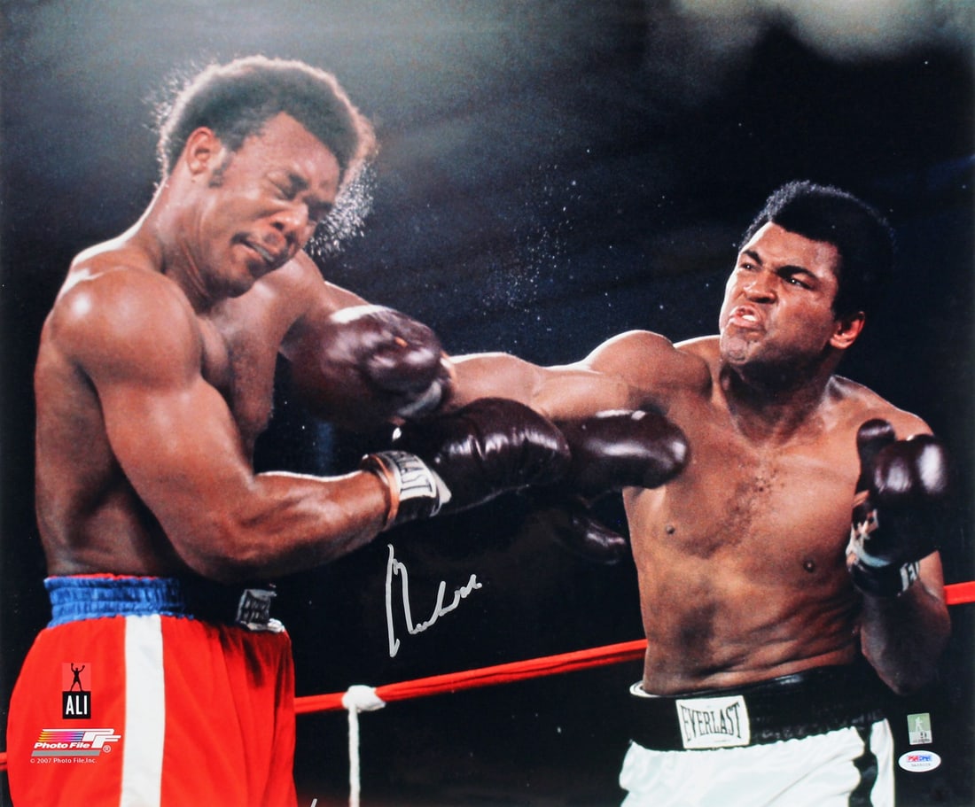 Muhammad Ali Signed 20x24 Photo PSA Gem Mint 10 Authentic: Muhammad Ali Signed 20x24 Photo PSA Gem Mint 10 Authentic This stunning 20x24 photograph features the legendary boxer Muhammad Ali, personally signed by him. Graded Gem Mint 10, this original photo co