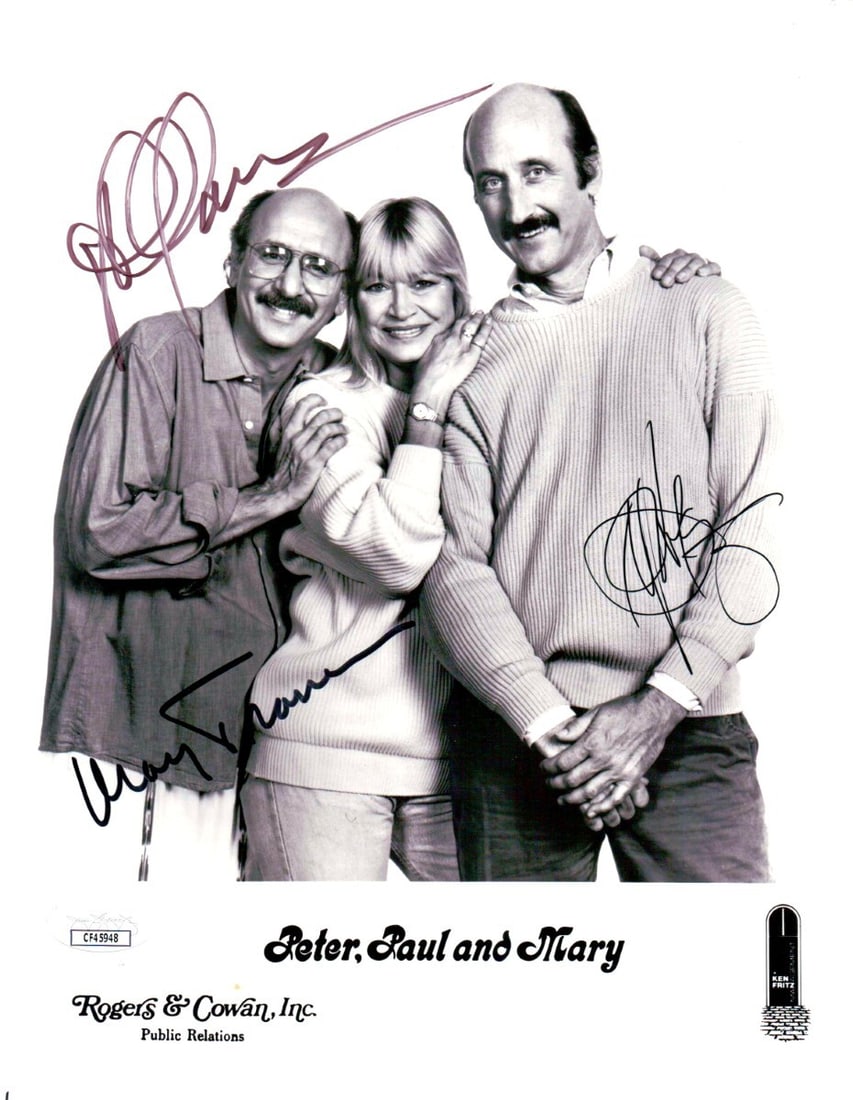 Peter Yarrow Paul Stookey Mary Travers Signed 8x10 Photo JSA Authenticated: Peter Yarrow Paul Stookey Mary Travers Signed 8x10 Photo JSA Authenticated This is an authentic 8x10 black and white photograph autographed by Peter Yarrow, Paul Stookey, and Mary Travers. This item i
