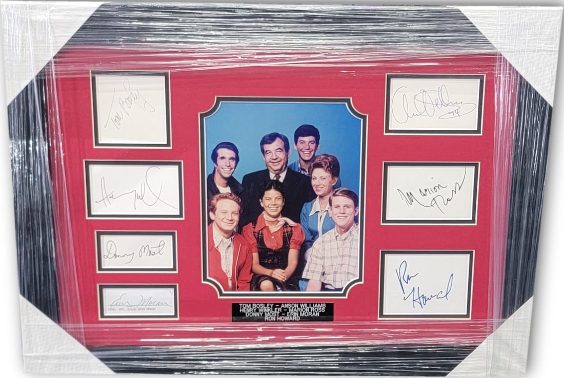 Beckett Authenticated Happy Days Cast Signed Photo and Cuts: Beckett Authenticated Happy Days Cast Signed Photo and Cuts This item features hand-signed cut autographs from the cast of Happy Days, including Henry Winkler, Ron Howard, Tom Bosley, Erin Moran, Mari