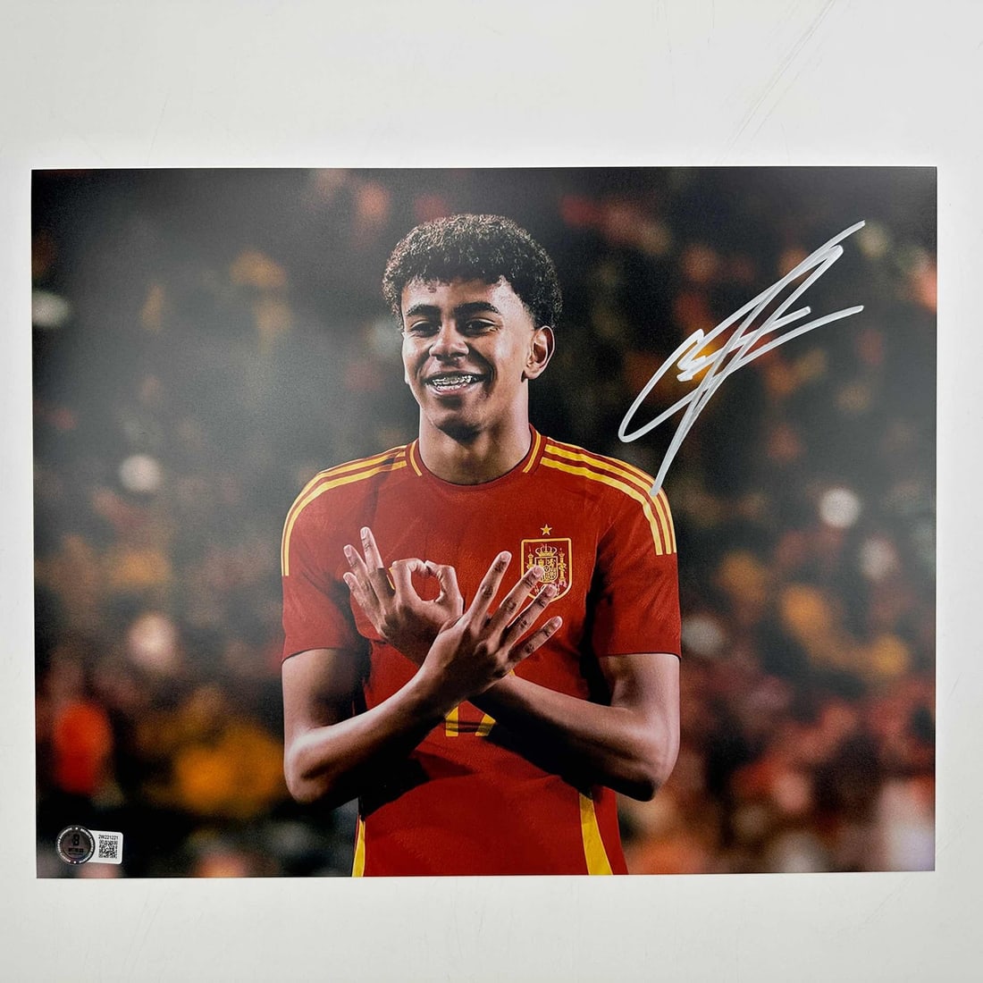 Lamine Yamal Signed Spain 11x14 Soccer Photo Beckett Authenticated: Lamine Yamal Signed Spain 11x14 Soccer Photo Beckett Authenticated Capture a moment in soccer history with this autographed 11x14 photo of Lamine Yamal, the talented player representing Spain. This or