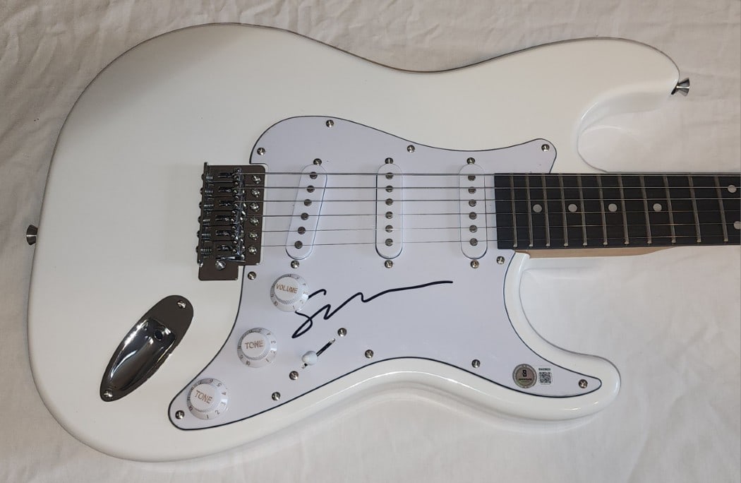 Beckett Authenticated Susanna Hoffs Autographed Electric Guitar (1 of 4)