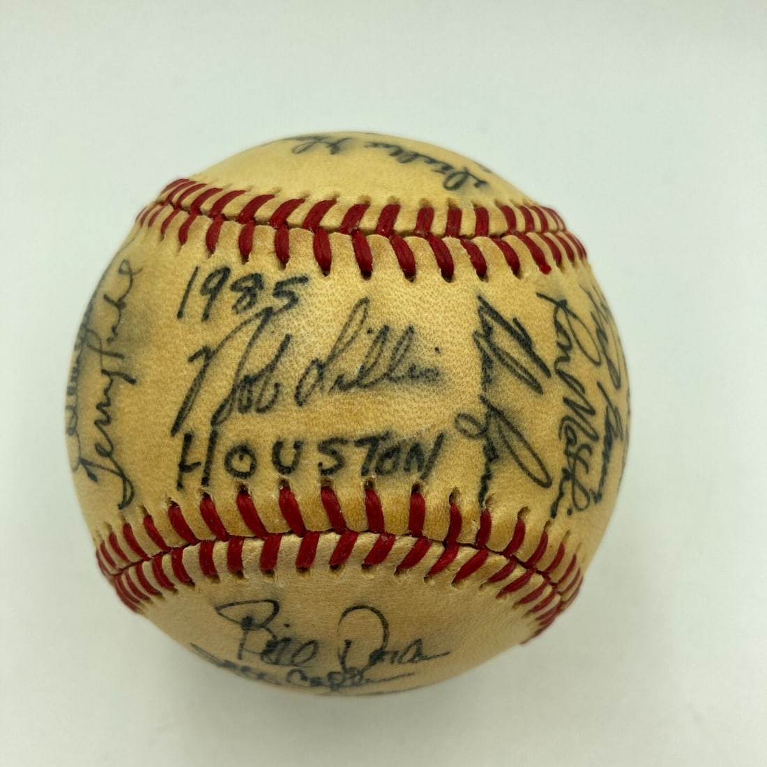 1985 Houston Astros Team Signed Baseball with Nolan Ryan JSA Authenticated: 1985 Houston Astros Team Signed Baseball with Nolan Ryan JSA Authenticated This official National League baseball is signed by the 1985 Houston Astros team, featuring Hall of Famer Nolan Ryan. Authent