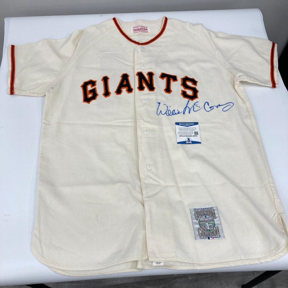 Willie McCovey Signed San Francisco Giants Jersey JSA COA: Willie McCovey Signed San Francisco Giants Jersey JSA COA This is a pre-owned Mitchell & Ness Jersey signed by baseball legend Willie McCovey, a celebrated player for the San Francisco Giants. The jer