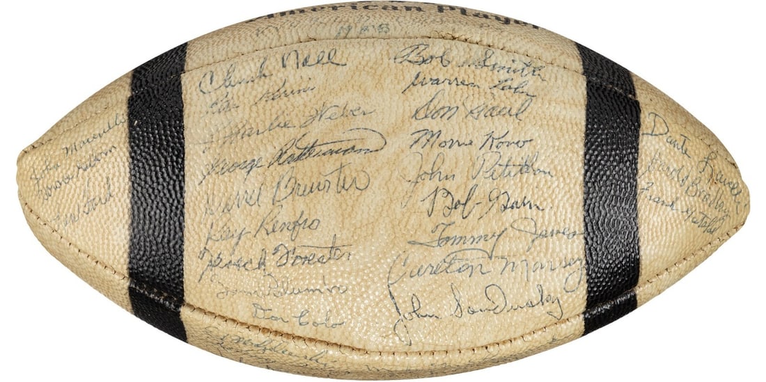 1955 Cleveland Browns Team Signed Football 36 Sigs Beckett COA: 1955 Cleveland Browns Team Signed Football 36 Sigs Beckett COA This original 1955 Cleveland Browns NFL Champions Team Signed Football is a remarkable collectible for football enthusiasts. It features 