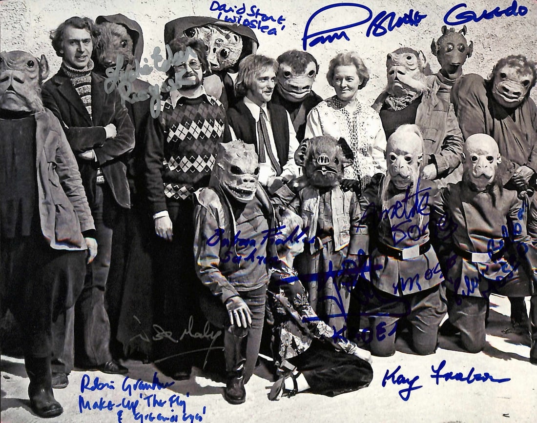 Star Wars A New Hope Cantina Aliens Signed 8x10 Photo by 10 with Beckett Auth: Star Wars A New Hope Cantina Aliens Signed 8x10 Photo by 10 with Beckett Auth This 8x10 matte finish photograph from Star Wars: A New Hope features a unique behind-the-scenes group shot of the Mos Eis