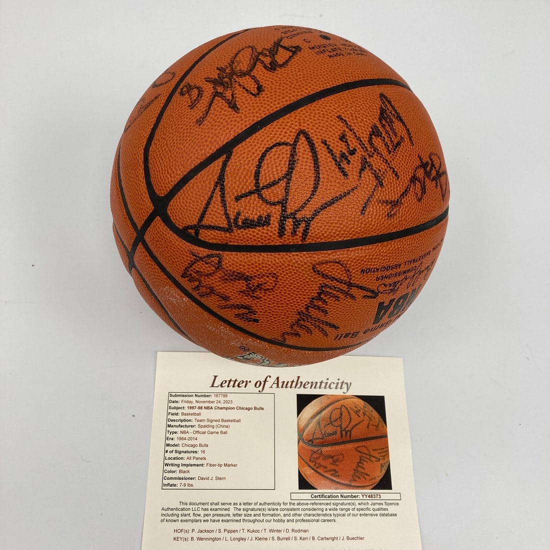 Chicago Bulls 1997-98 championship ball 16 signatures JSA COA: Chicago Bulls 1997-98 championship ball 16 signatures JSA COA This is an official game-issued basketball signed by the 1997-98 Chicago Bulls NBA Championship team from the "The Last Dance" season. The