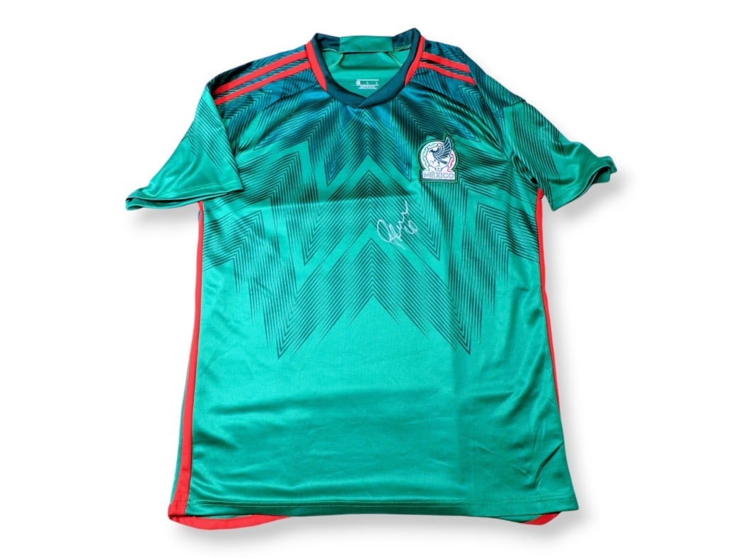 Roberto Alvarado Signed Jersey Mexican National Team Beckett Authenticated: Roberto Alvarado Signed Jersey Mexican National Team Beckett Authenticated Celebrate your passion for soccer with this original autographed jersey by Roberto Alvarado, a standout player for the Mexica
